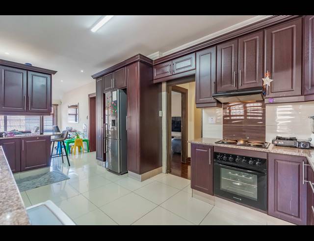 3 BEDROOM APARTMENT FOR SALE IN MUSGRAVE